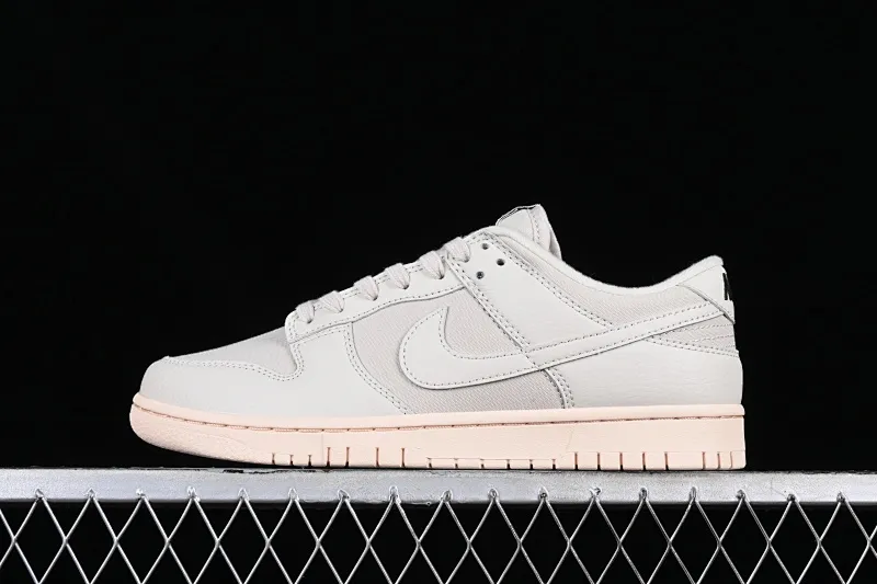 All Categories Nk SB Dunk Series Nk SB Dunk Low Low-top sneakers Nk Dunk Low "Light Orewood Brown" ​Light brown canvas SB low-top sports and leisure sneakers DZ2538-100